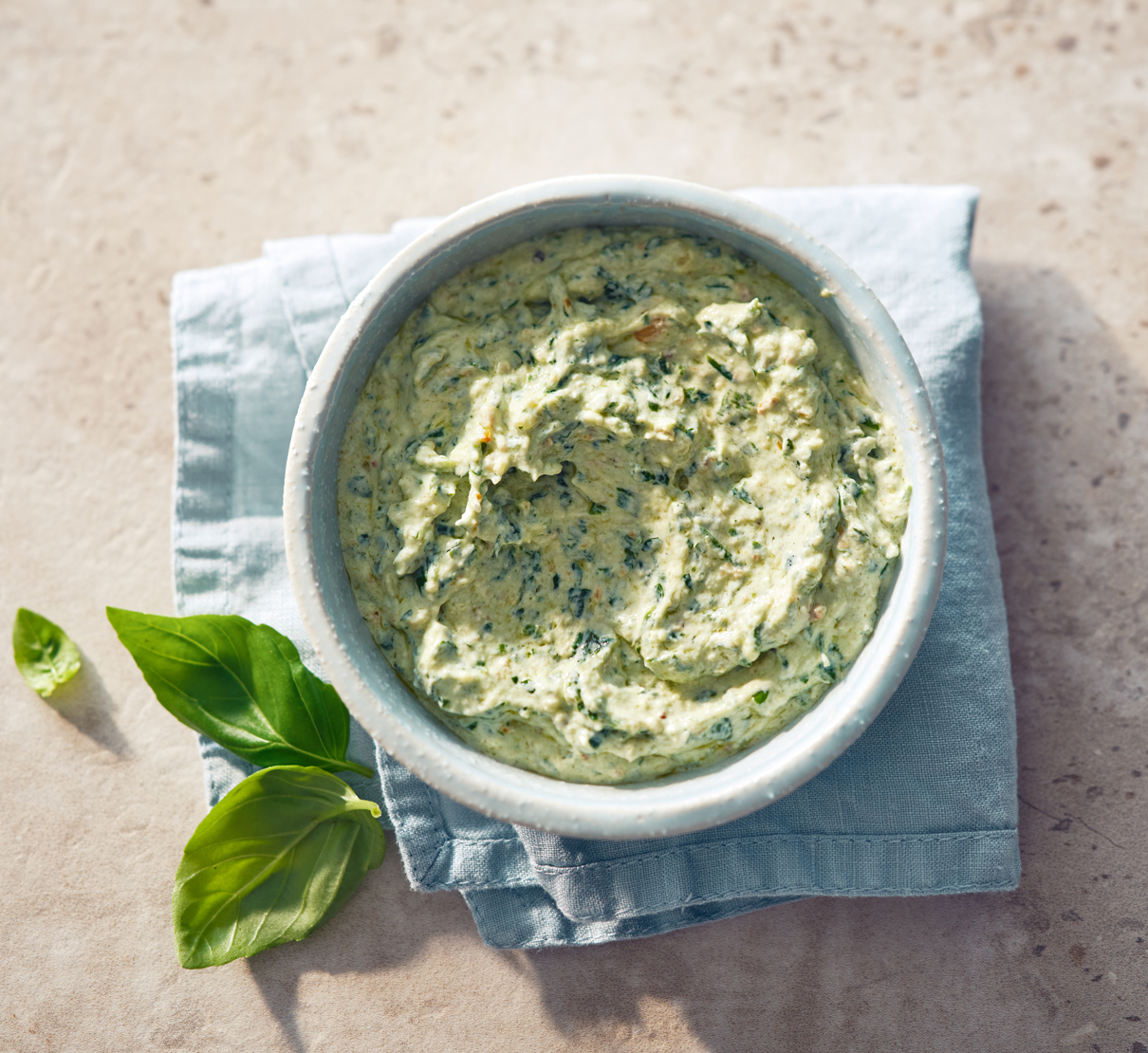 Sauce au pesto et au labneh Le porc du Québec